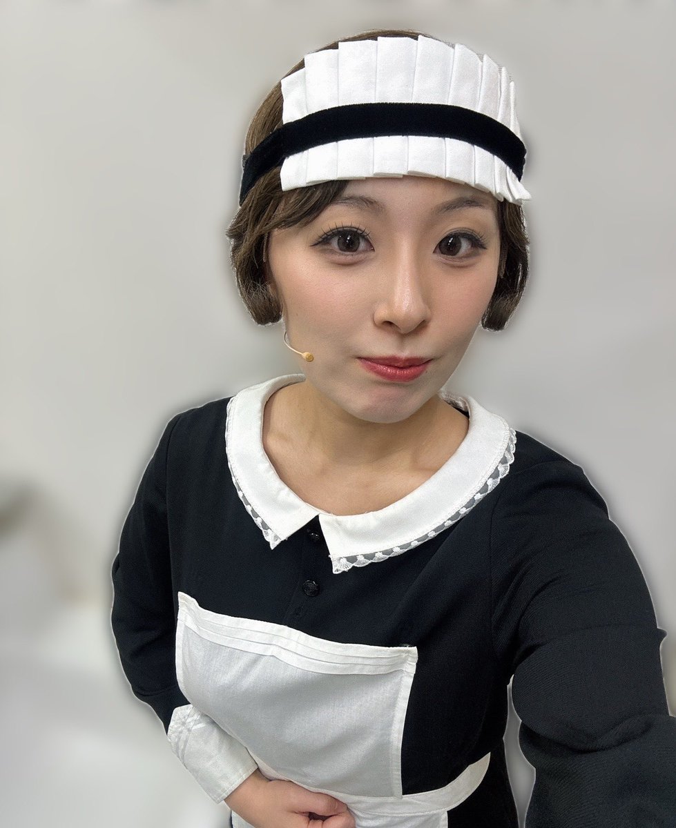 Nanami_nabenabe's tweet photo. ミュージカル「#レベッカ」
本日もありがとうございました🕯️

袖から影コーラスをしている仮装舞踏会のシーンの皆様が華やかで自由で憧れです✨
こんな風にメイドさん達も様子をチラリと覗いたり、メインホールから漏れる音を聞いたりしてたのかなあと考えたり😌💭

明日は13:00公演と18:00公演です🌙 https://t.co/ruG5ojTxkD