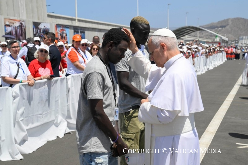 realKalos's tweet photo. Waiting for the Pope to bless me, a black TradCath, before a leftist org takes me to my new apartment somewhere in Europe. Deus vult. Amen. https://t.co/B11CZWmaPX