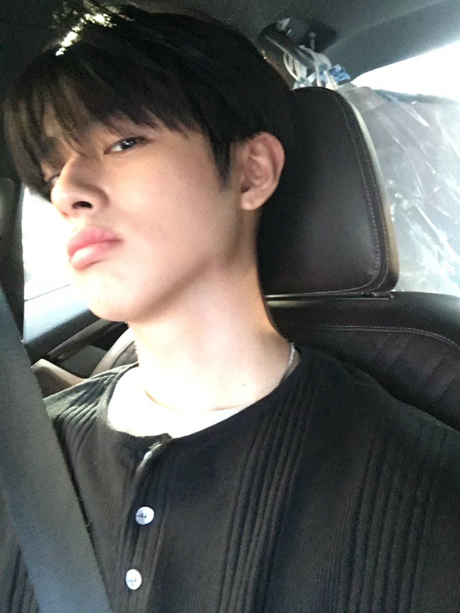 m1nkyu's tweet photo. 진짜 민규 개 개 개 씹
알
개좋다..
하 https://t.co/5IsIJqtfUd