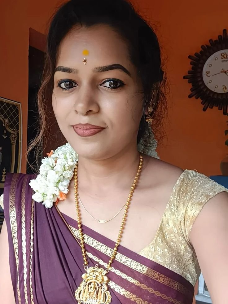 vaishali25bp's tweet photo. OG Grace in every drape🔥 tradition in my veins Jasmine dreams &amp; golden hues ❤️‍🔥 https://t.co/lKoFtx5Ukc