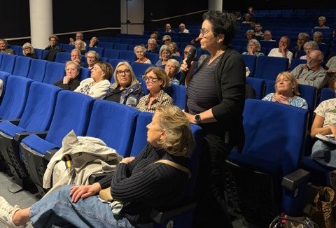 admd51's tweet photo. 🩺 Invité par l'ADMD de la #Marne, le Dr Didier Peillon a partagé son expérience de #médecin urgentiste et réanimateur ; il a expliqué les décisions prises face à des fins de vie douloureuses.
⚡️ #Euthanasie : briser la loi du silence lui a valu d'être radié de l'@ordre_medecins. https://t.co/haQ1KYexsx