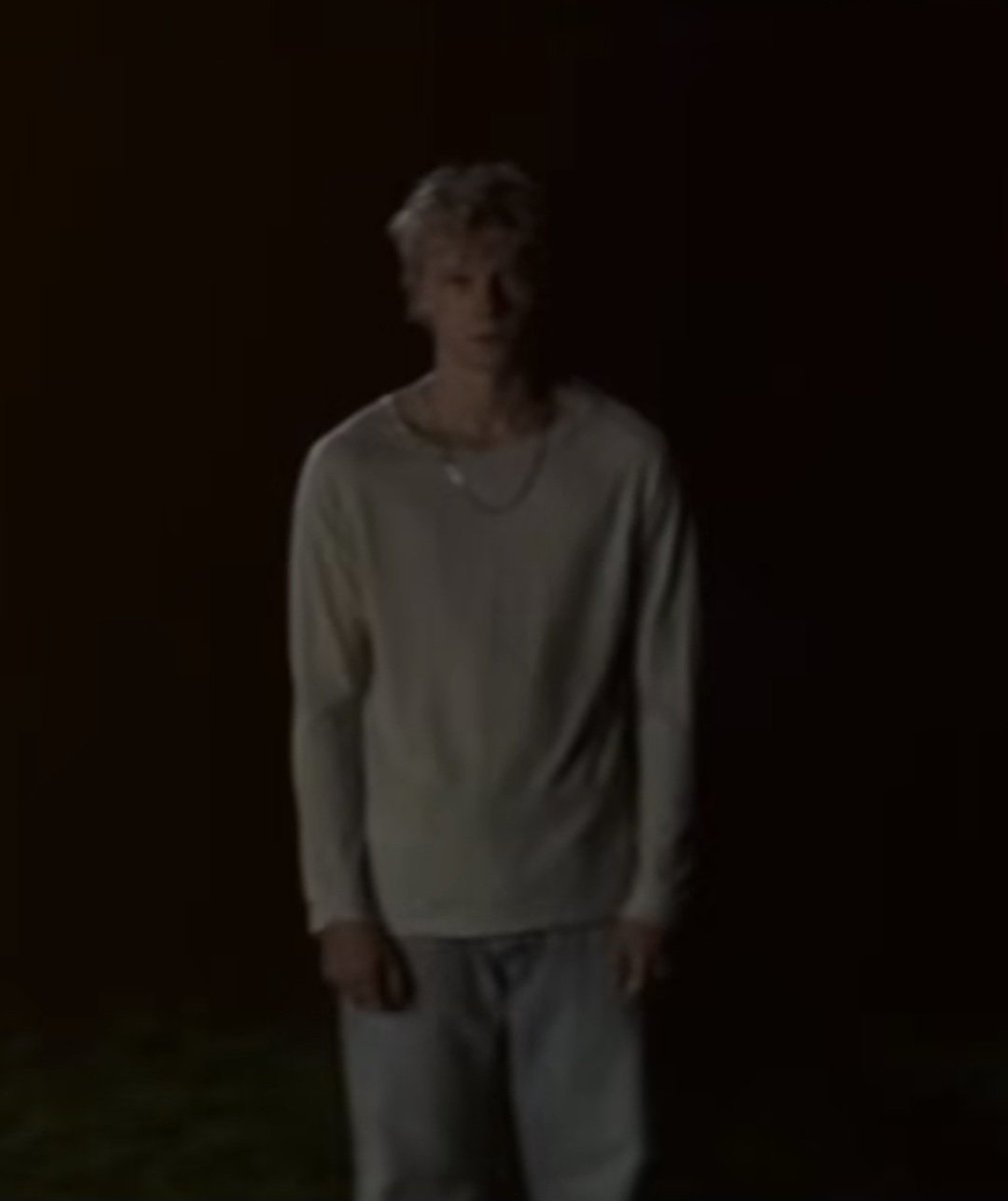 alinastarkova_'s tweet photo. Now why is his ass in this monochromatic ass prison fit or is he Nike tech wearer in his past life #leviticus #levticustwt https://t.co/jlmI3vOLsq