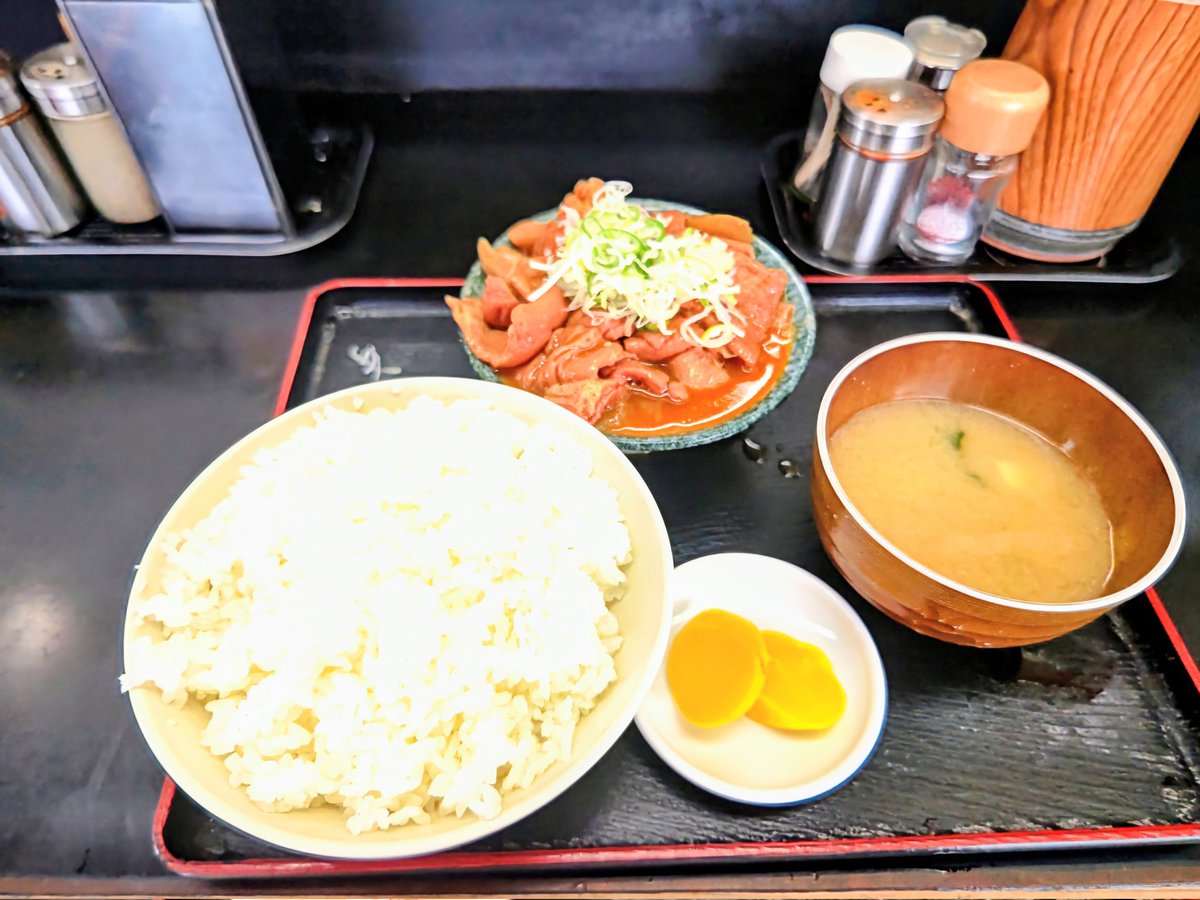 kokudo206memory's tweet photo. 噂の…

煮込み定食両方大盛旨し！ https://t.co/1zPkdw2bR8