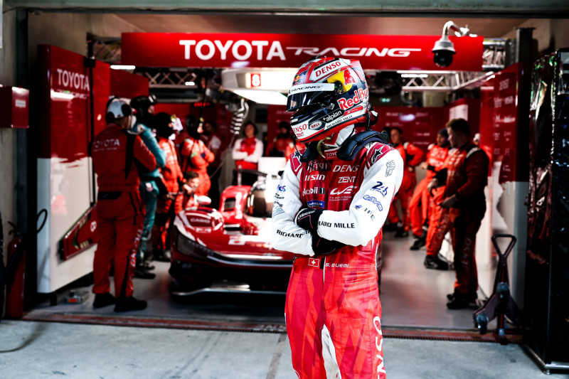 ToyotaPrensa's tweet photo. Las #24HorasLeMans ya han arrancado con la #HYPERPOLE y @ToyotaRacingWEC partirá desde la 14ª y 15ª posición 🇫🇷🏁
¡Vamos a por la remontada, #Toyota!💪🏎️
Más info:
https://t.co/e0WqweFC2o https://t.co/XdvsbXWZ3L