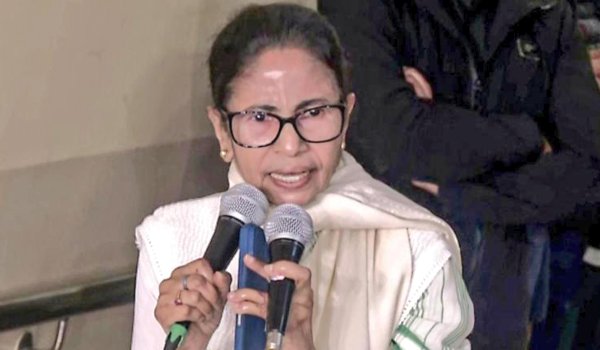 NewsAlgebraIND's tweet photo. HUGE 🚨 

In a First, All 28 Chief Ministers joined NITI Aayog meeting.

Stalin (Defeated) 
Mamata (Defeated)  
Kejriwal (Defeated)
Siddaramaiah (Resigned)
Pinarayi Vijayan (Defeated) 

Public love Vikaas Politics not Vivaad Politics. https://t.co/Uz7BEKYowp