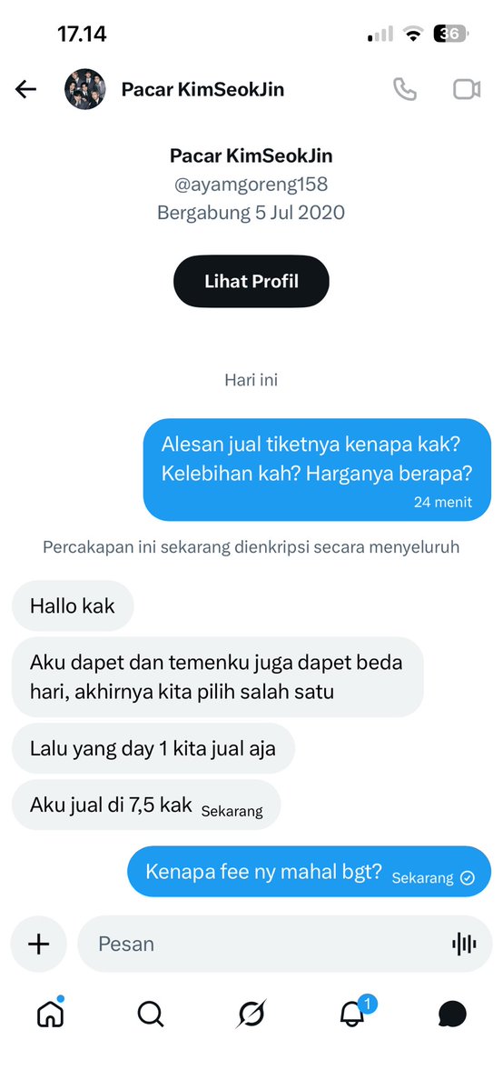 Hasleynaa's tweet photo. #ARMYbantuARMY 
Jual lagi tuh minimal harga normal atau fee 500k tuh udh paling mahal menurut gue sih in this economy. VIP SIH VIP ini duduknya dipangkuan namjoon kah https://t.co/mbIkTZRiTT
