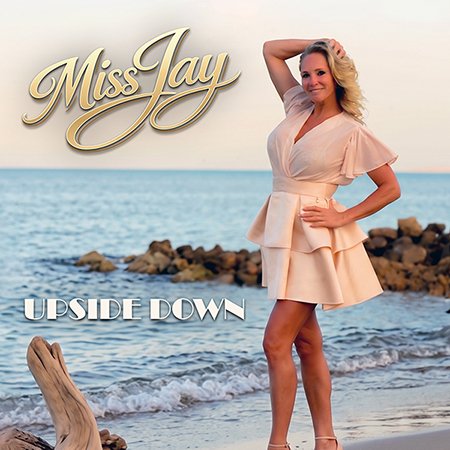 UltimateDisk's tweet photo. @Missjay_im geeft iconische jaren 80-hit ‘Upside Down’ eigentijdse twist

Terwijl zij zich voorbereidt op internationale Miss Bikini-wedstrijden, lanceert Miss Jay een moderne versie van de iconische jaren 80-hit ‘Upside Down’.

Meer info: https://t.co/g9hYXLztES https://t.co/SCnDeGlFXM