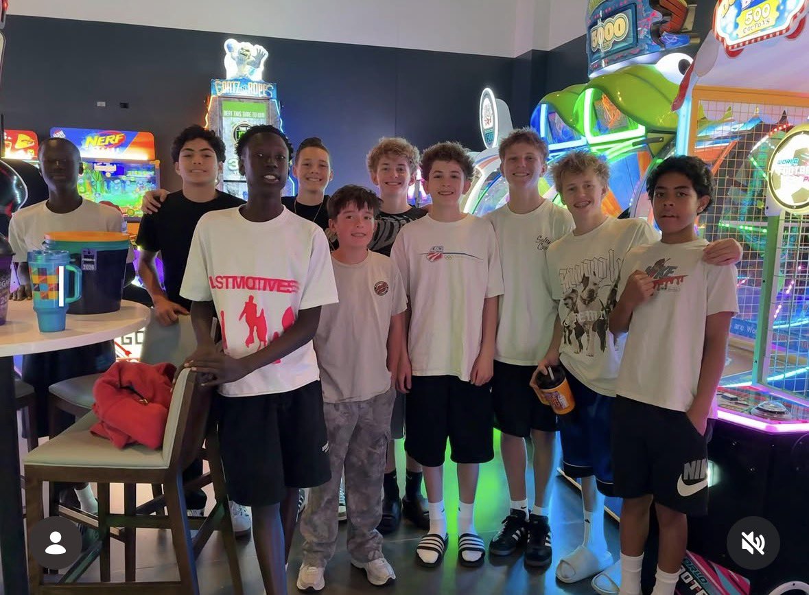 SportyMcSports's tweet photo. When I was a kid from West Valley City, we had a few businesses help my basketball team get to a tournament in Boston. It was an experience I’ll never forget. 

Today’s #5DollarFriday is to help @For3JT do the same for kids who have very difficult circumstances. 

Let’s give these young men a chance to live a dream and travel to South Carolina to compete. 🙏 

Venmo: @devpayne