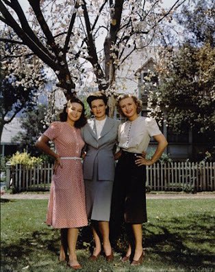 LaurasMiscMovie's tweet photo. Priscilla Lane #BOTD with sisters Rosemary and Lola, plus Gale Page (upper left) in a Four Daughters publicity still. https://t.co/GmlwS1MMN0