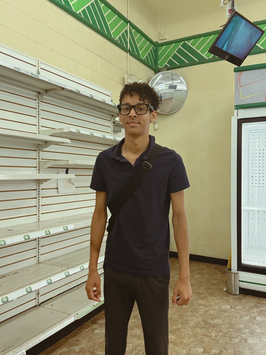 DannySilvertone's tweet photo. I went to the dollar store the other day and the vibes were k i n d a o f f …  #backrooms #thebackrooms https://t.co/80t4Y8JAnD