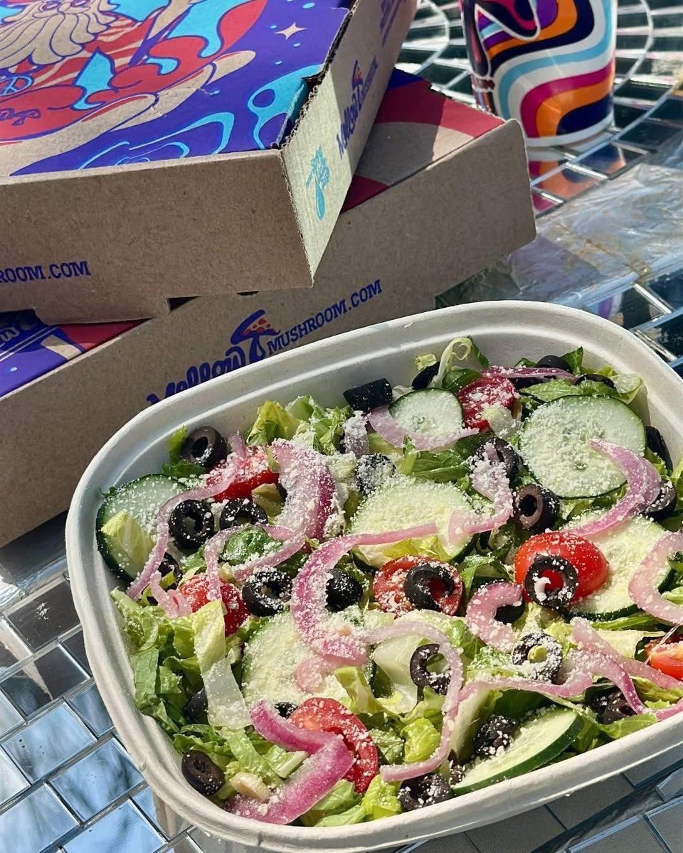 MellowShallow's tweet photo. Cool off with a crisp refreshing salad! 🍕🍄 https://t.co/ytYUdJuH2y