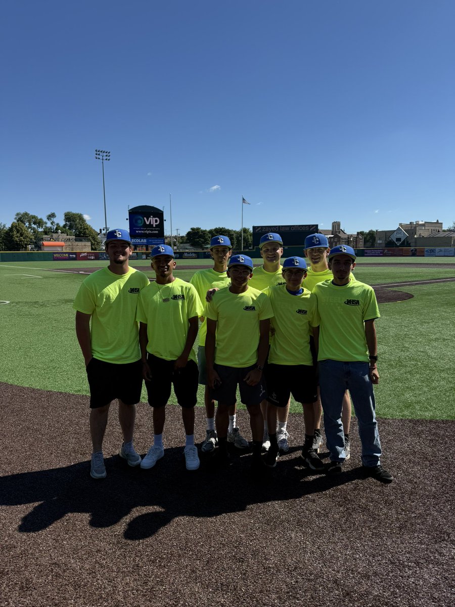SteelmnBaseball's tweet photo. Shoutout to our maintenance staff and Coach Pharo for having our field ready for the 3A and 4A @IHSA_IL state finals. Thank you to our players for volunteering their time this weekend. https://t.co/nZAfgolW0Z