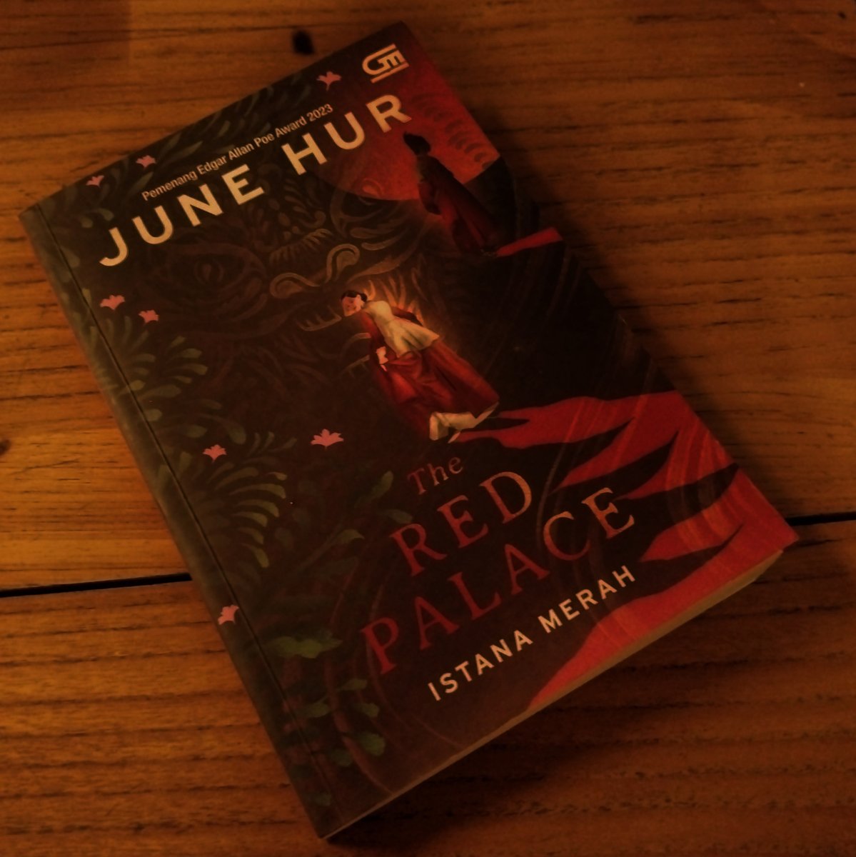 ggiiyuuu's tweet photo. current read (((actually reread))) https://t.co/XdF6nv0tBr