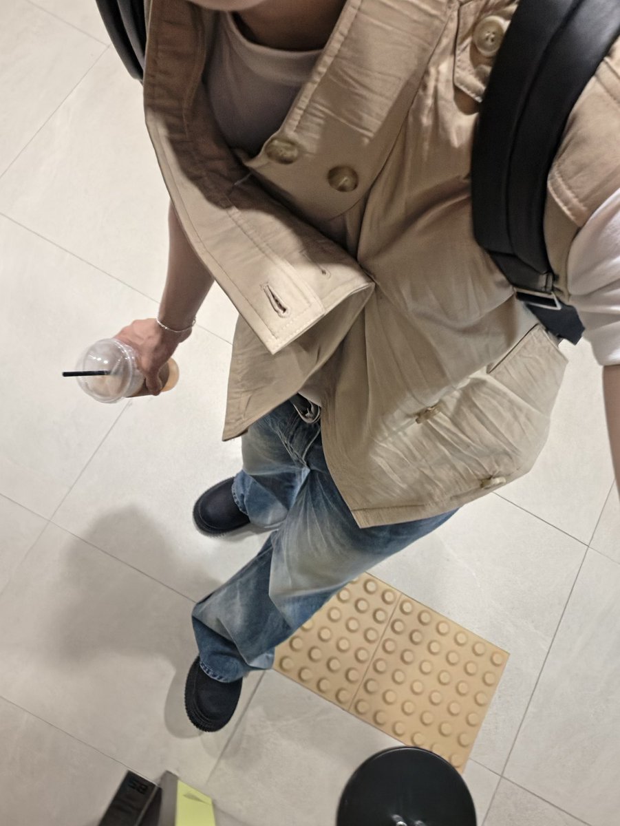 Ygounjae's tweet photo. I was only checking my outfit, but the beige vest and messy angle kinda made this feel like a proper little update https://t.co/uQtQ8tREjy