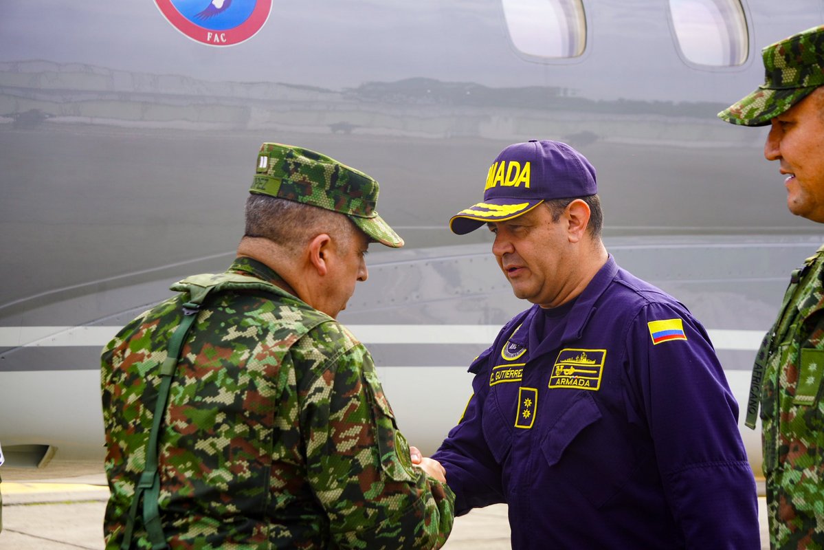 COMANDANTE_FFMM's tweet photo. Hoy, en #Cali, me encuentro verificando el dispositivo de seguridad desplegado, evaluando con la cúpula militar los preparativos finales de la @Ejercito_Div3, la @FNP_ArmadaCol y la @FuerzaAereaCol para que los colombianos puedan ejercer su derecho al voto en el sur occidente del país.

#PlanDemocracia2026
#SeguridadYDemocracia2026