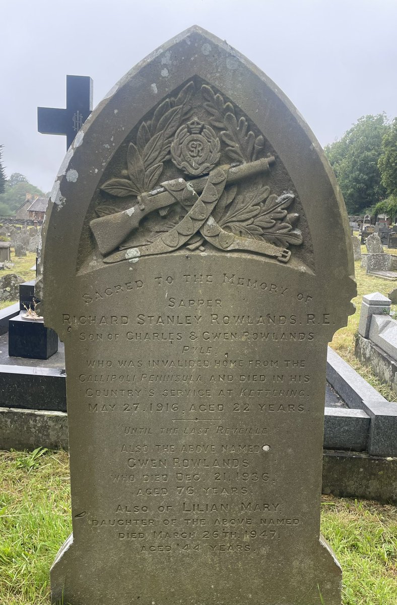 albymarch_alan's tweet photo. Margam (St. Mary) Churchyard @CWGC #Cymru
R.S.Rowlands #RE
D.Stanford #WelshGuards
Margam War Memorial @Britwarmemorial https://t.co/l5xy12DJY4