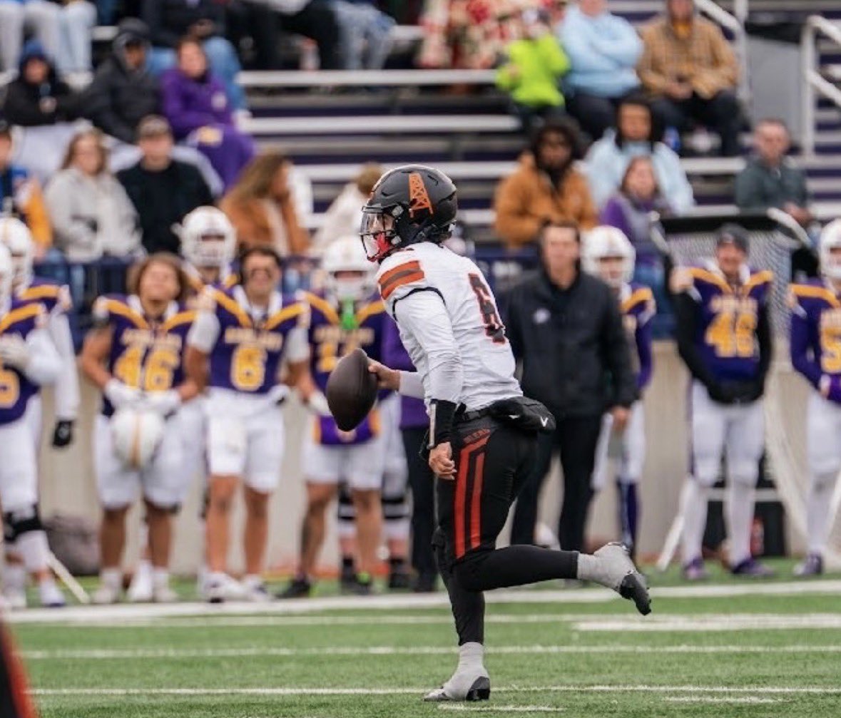 penningtongage4's tweet photo. After a great conversation with @CoachTylerJohns, Iโm excited to receive an offer from the University of Findlay!!
Go Oilers!!๐ โซ๏ธ @UFOilersFB https://t.co/pa1TYtLR0e