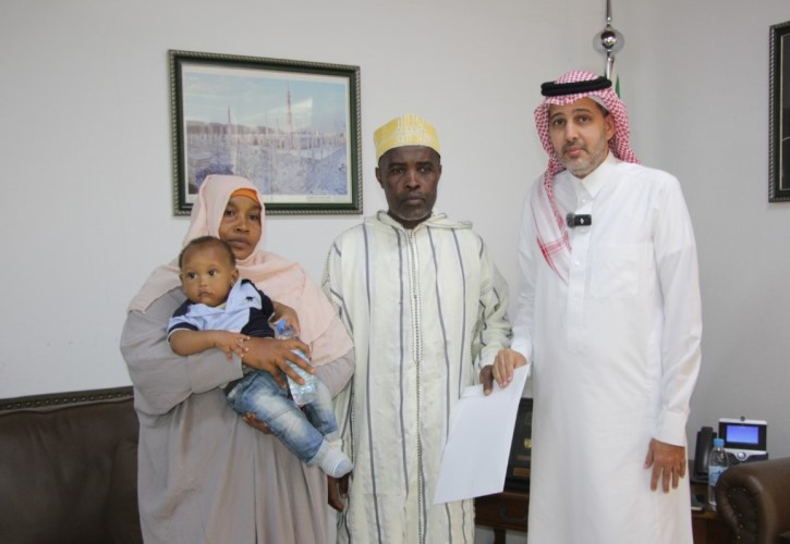comoros_ne's tweet photo. 🇰🇲 Après quatre mois de soins en Arabie saoudite, le bébé Ali Islam Mlipva est rentré aux Comores en bonne santé. Son opération d’hypospadias a été réalisée avec succès, entièrement prise en charge par le Royaume saoudien. ❤️🤝 https://t.co/aHgQq2OQLW