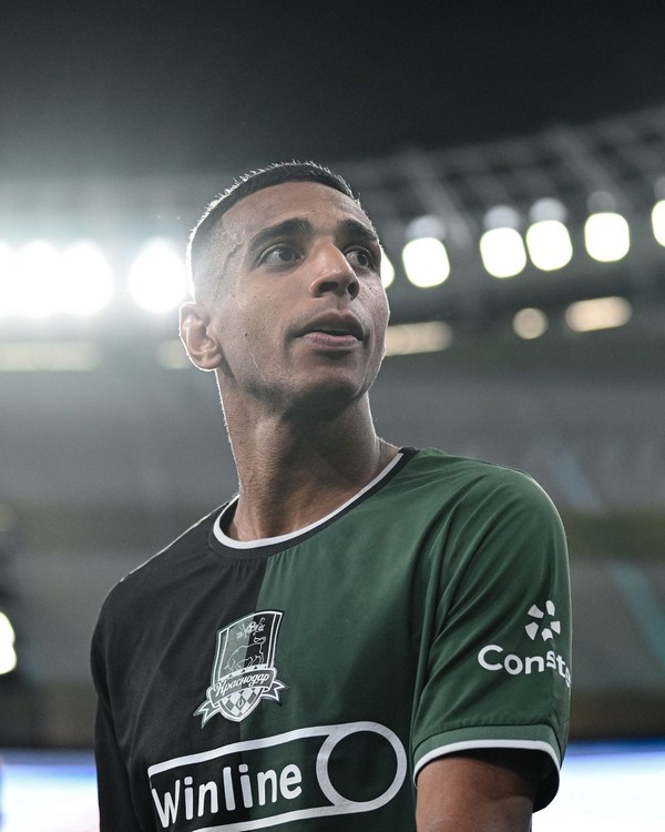 somosaopaulinos's tweet photo. ⚠️ São Paulo e Victor Sá encerram divergências e ficam por detalhes de assinar contrato.

Após o atacante tentar uma composição diferente em seus salários, o clube bateu o pé e manteve a proposta original.

Victor receberá R$ 700 mil até o fim de 2026 e R$ 1 milhão até o fim de 2029. 

🗞 ge | @bgiufrida | @ulissesloprest1
📸 Reprodução