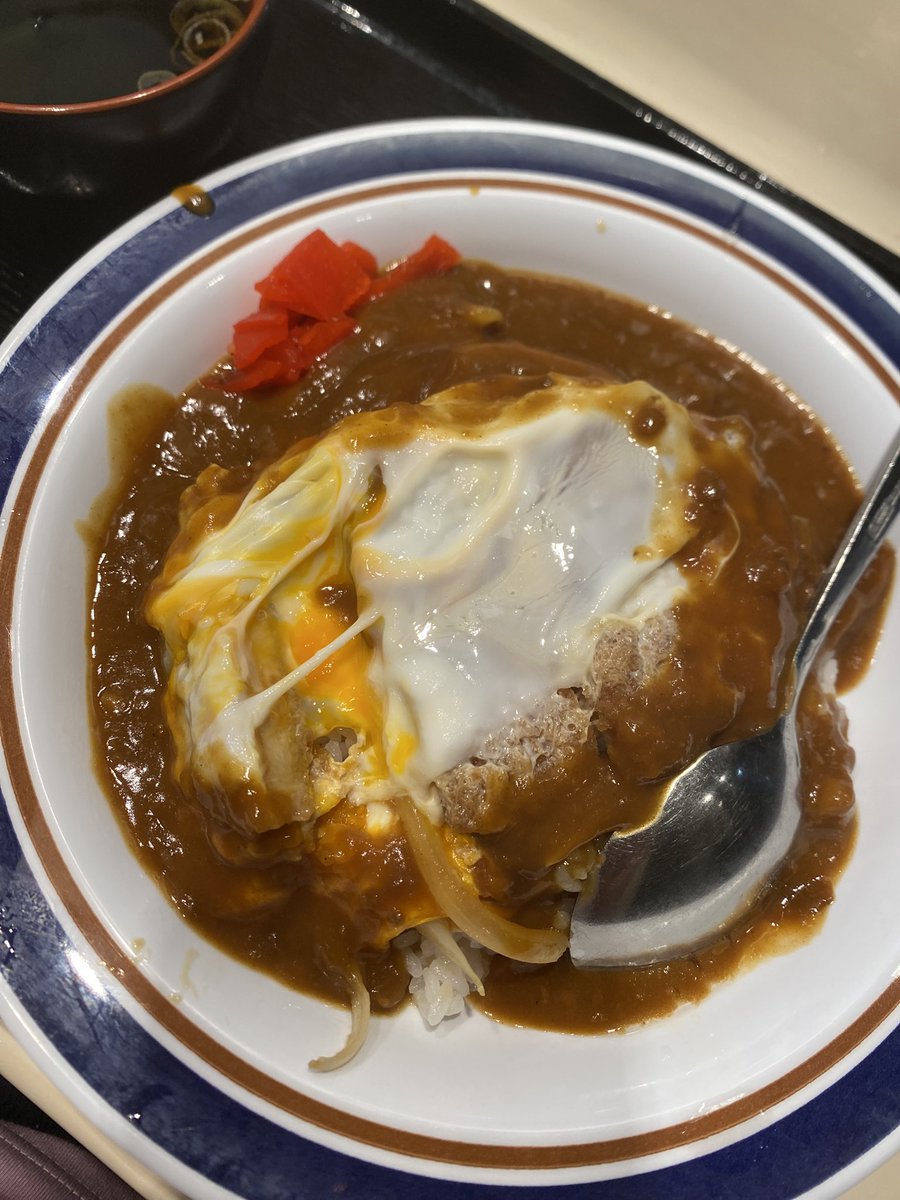 りーかれー tweet media