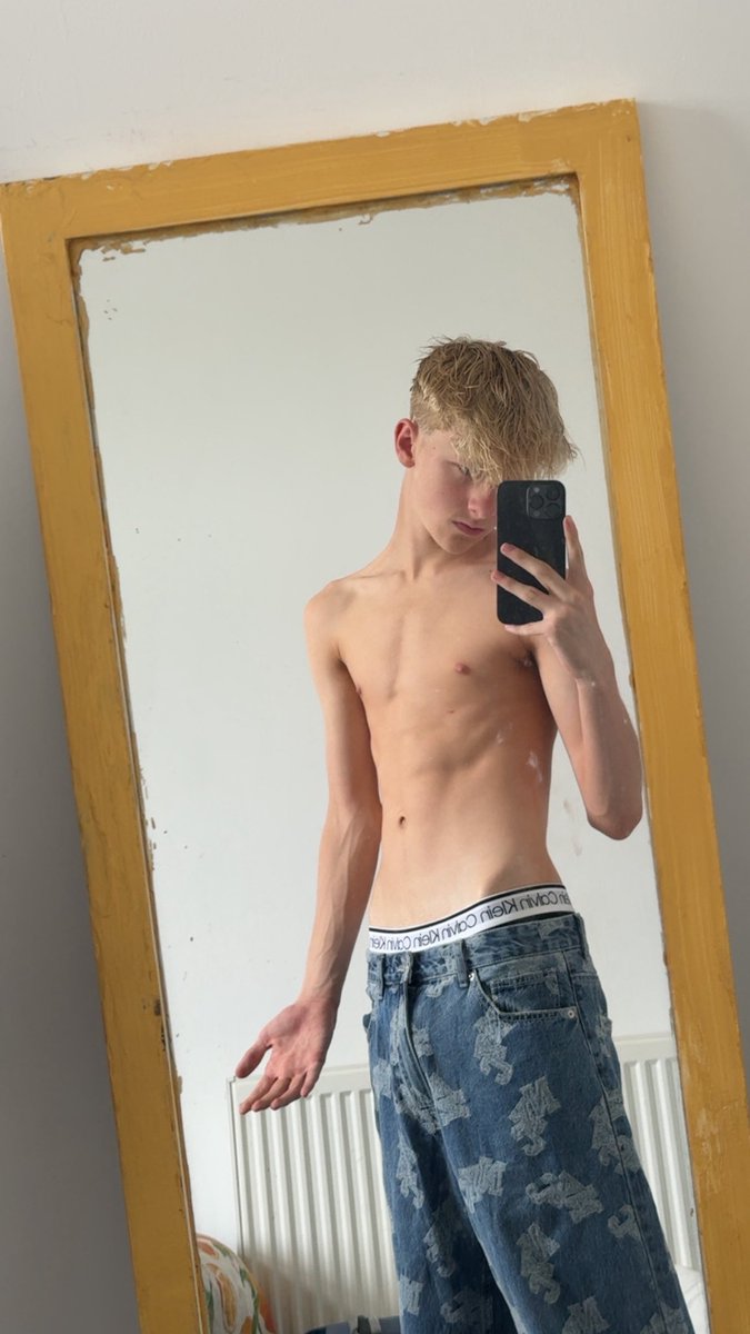 tom tweet media