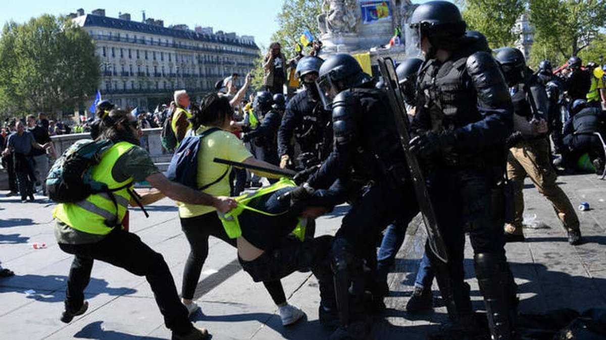 BenitaNtumba's tweet photo. 📌Échec du Sit-in de l'opposition.
Sur fond d'orgueil, l'opposition a voulu défier l'Etat. L'ordre public a été rétabli par la police républicaine. 
On ne défie pas l'État.
La loi est dure mais c'est la loi. https://t.co/rBEAM0D1np