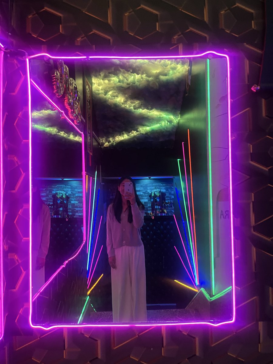 PZaam503's tweet photo. Work hard, But don't forget to Live your Life too. Life is more than work - it's about moments, peace, and doing what you love.💚👻🥔 https://t.co/BN2toqtawU