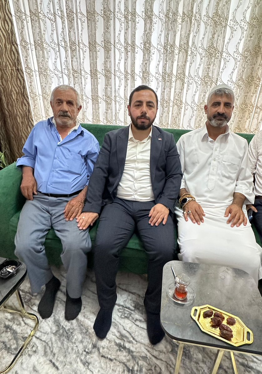 abdurrahimtoru's tweet photo. Kutsal topraklardan dönen ToruToys Mağaza Müdürümüz Sayın Ramazan Toktarı’yı ziyaret ederek hac ibadetini tebrik ettik. Cenab-ı Allah haclarını mebrur, dualarını kabul eylesin. Allah kabul etsin. https://t.co/QcWN0b3now