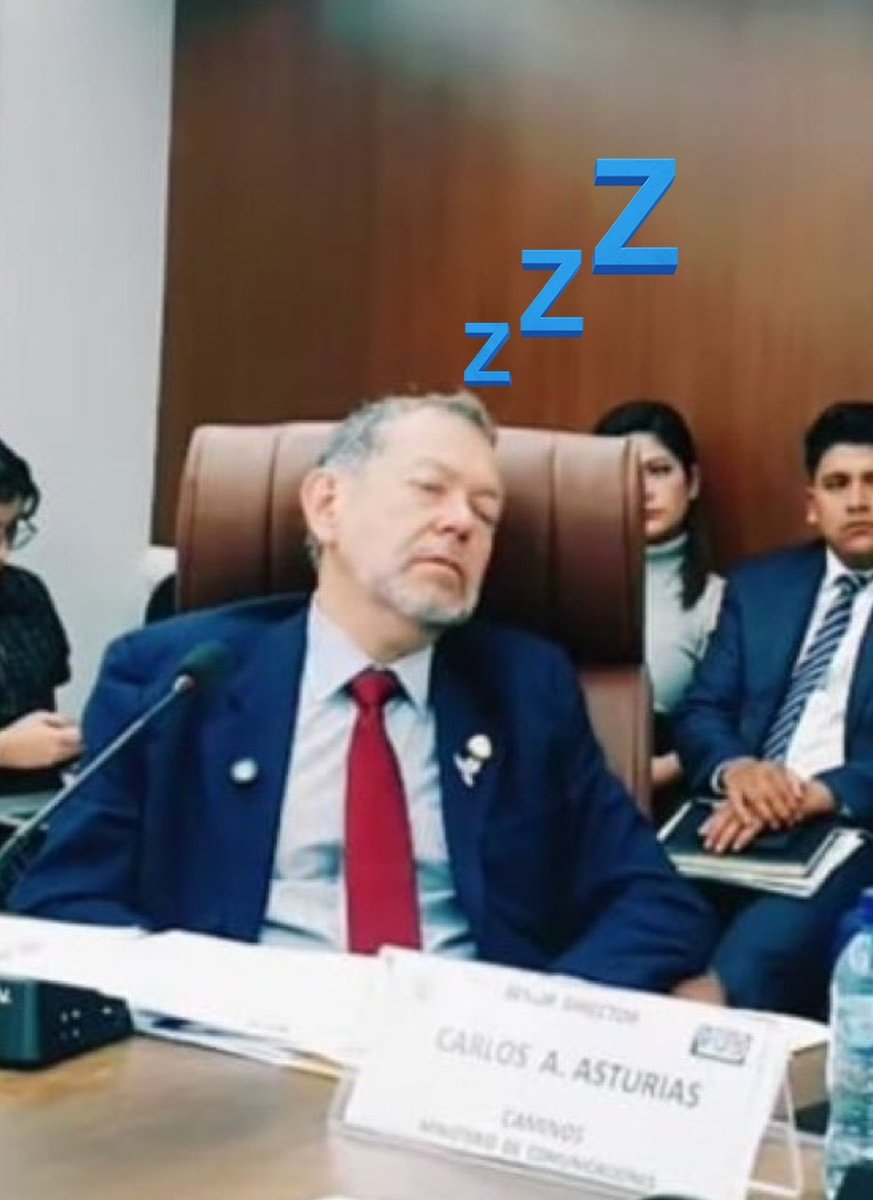 __VaderGT's tweet photo. La definición de vector ayudar a entender un poquito de política. Si se critica a un politico —digamos, a algún presidente de Guatemala— por la escasa magnitud de su esfuerzo en algún tema, ello no exige disentir en sentido ni dirección de su débil empeño. Hay que estar limitado intelectualmente para pensarlo. Para superar un demócrata débil necesitamos un demócrata fuerte, no una autócrata. Por un pensamiento así de confuso es que se termina eligiendo a Bukele por estar cansado del crimen.

Atentamente, 
@FelixSinExcusas