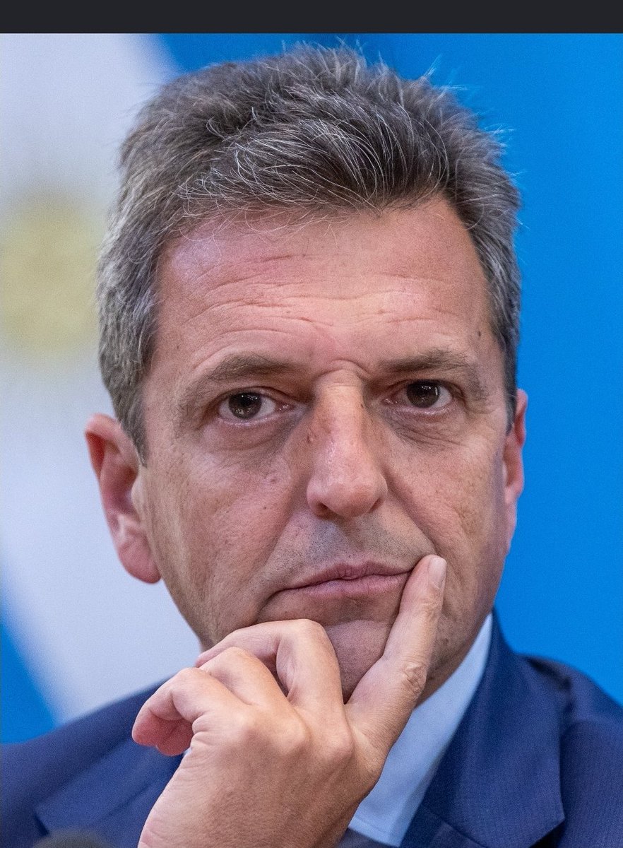 ElRonienx's tweet photo. MASSA COIMERO 
Hay que apurar el trámite...
La Justicia Federal investiga una red de sobornos y coimas de entre el 10% y el 15% en dólares durante la gestión de Sergio Massa en el Ministerio de Economía, exigidas a empresarios a cambio de aprobar permisos de importación (SIRA) y permitir el acceso al dólar oficial.
@SergioMassa
#massacoimero #coimas #aduana #argentina #sira