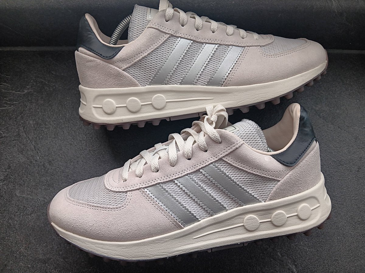 BigT_soprano's tweet photo. Adidas LA Trainer LUX - UK 11 ... in superb preworn (couple times) condition 9/10 ! Crystal white / Silver Metallic.. will come with an unmatched Adidas box .. £30 Posted DM me .. RT Appreciated https://t.co/DT2Ll30r9s
