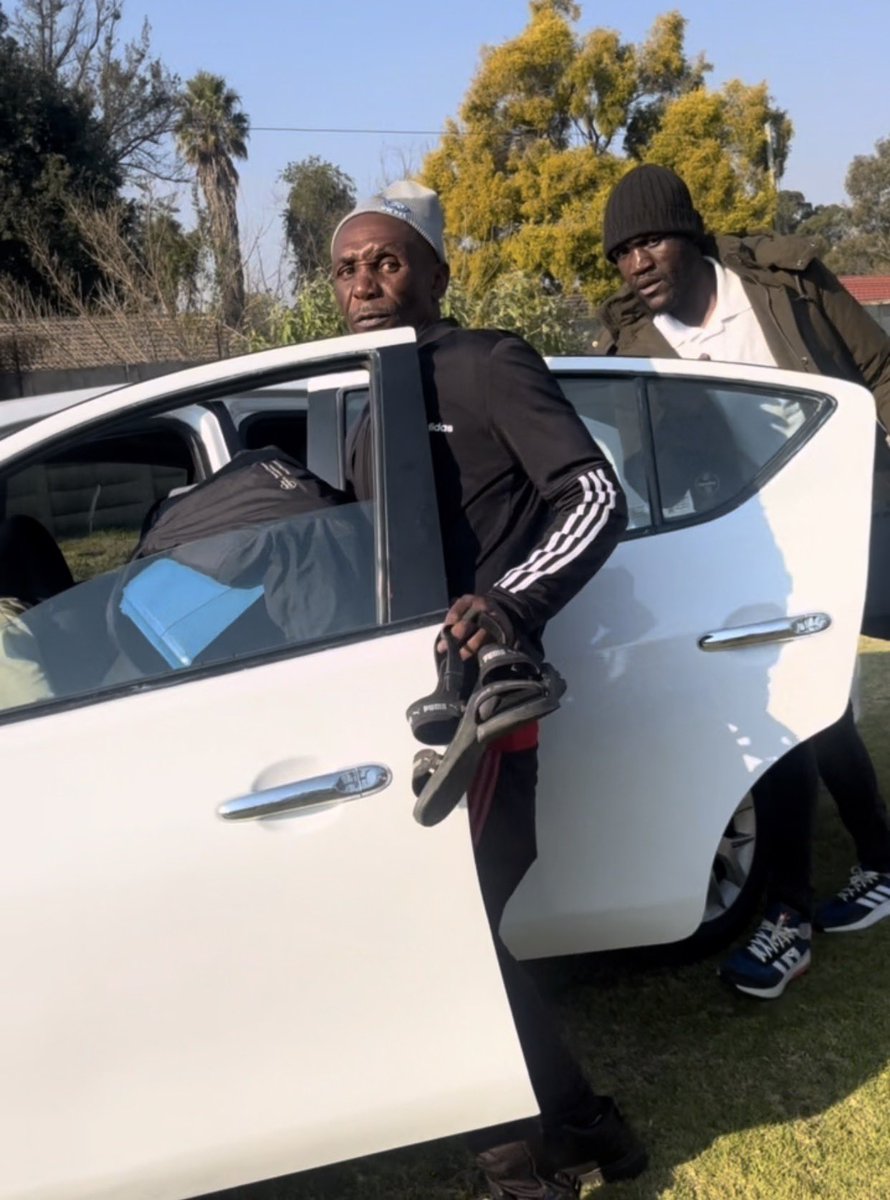 AdvoBarryRoux's tweet photo. If this appears on your timeline, kindly repost until these criminals are arrested. This happened in Brakpan North, Sherwood Gardens, Springs, at 15:02 on 11 June 2026. The homeowner found these criminals leaving the house after stealing. Contact nearest SAPS with any information https://t.co/mu1MCpwvCg