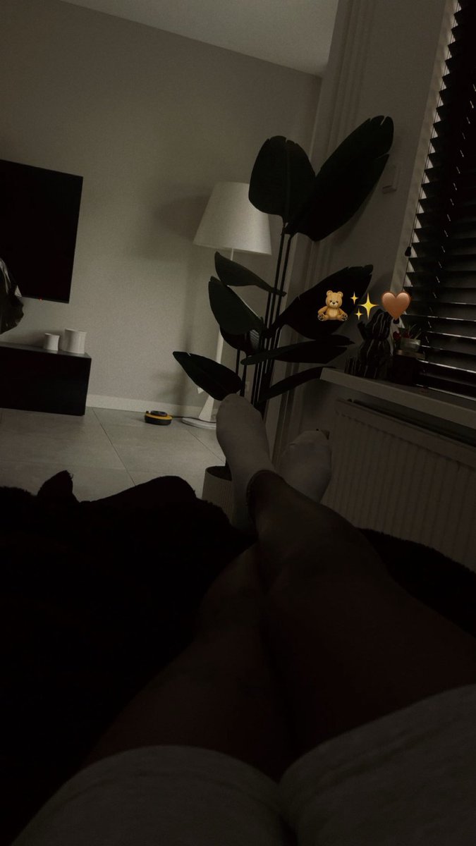 Fdprincesleila's tweet photo. Which one of you losers wants to do a slowdrain?☺️

Findom Findombe Tikkieslaaf Geldslaaf Tribute https://t.co/yeE3rQ09iG