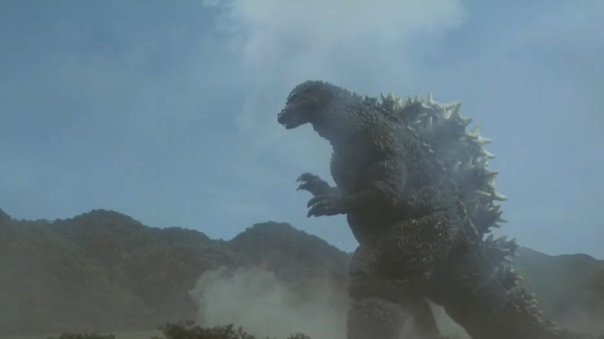 god2000m's tweet photo. ビオゴジ、ギドゴジとバトゴジ、ラドゴジを比べると背鰭の配置でかなり印象が変わるのが面白いし、前作と背鰭の配置は大体同じで体のバランスが変わったモゲゴジ、そして初期の頃のように大きい背鰭が上の方に���いたデスゴジ。6作品でのゴジラの変化を追っていくのも楽しい。 https://t.co/VbZ6sEGAVs