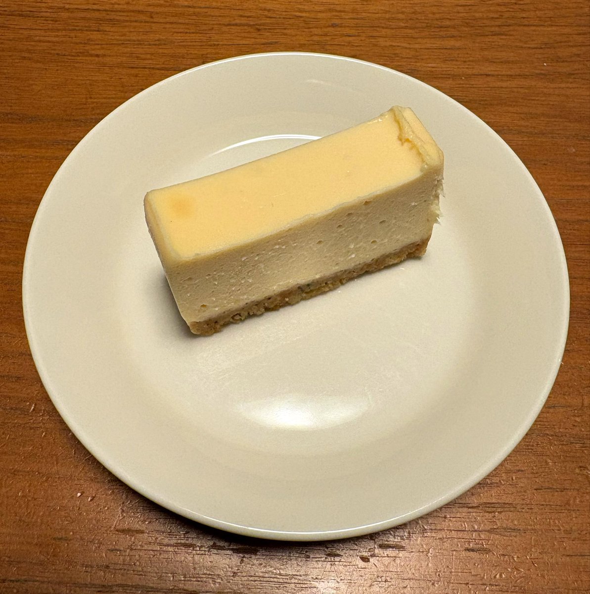 utage485's tweet photo. お昼の雨すごかったなぁ…☔️
そんなお昼に食べた、あふれんばかりのチーズナン＆鷺ノ宮イルカーチョのチーズケーキ🍽️✨
🧀づいている…( ˘ω˘ )

44年の人生ではじめて『Star Wars』観た👀✨ハン・ソロ〜❣️こんなの好きになるに決まっとろう💕期待してなかっただけに⭕️ https://t.co/CYYLRUzu6f