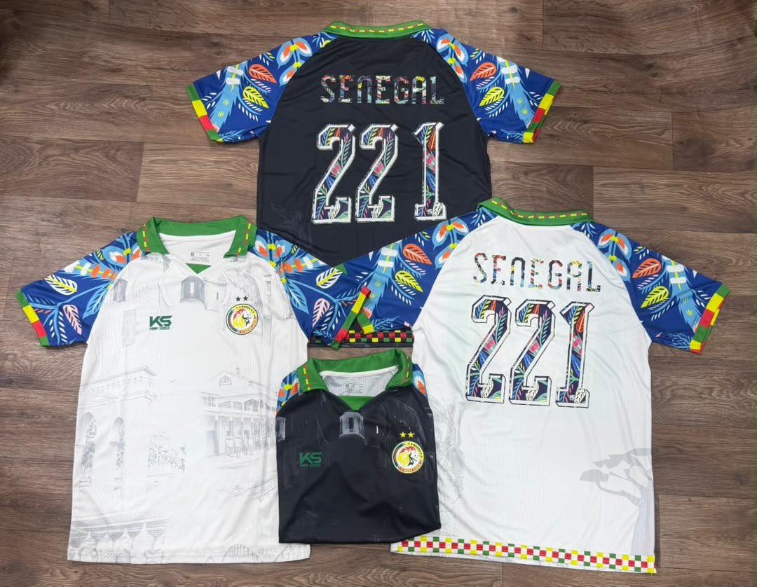 KaaySoolu's tweet photo. Sénégal rek by #kaaysoolu 

Collection dispo chez nous 

✅📲 771600368

#sports #kaaysoolu #senegal #maillotséegal #FIFAWorldCup https://t.co/CpkHq8oYT8