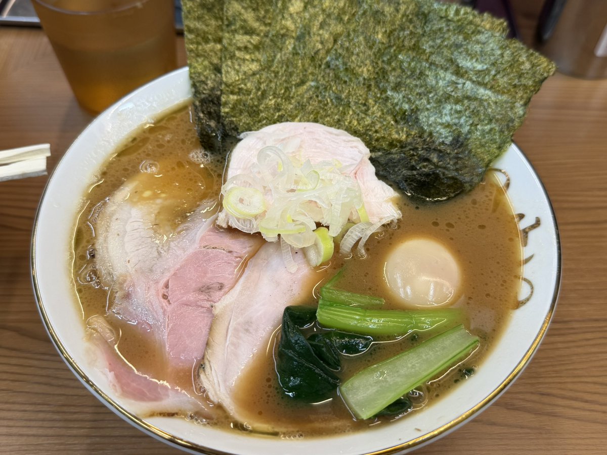 uis4h's tweet photo. ここのラーメン食べてから世界変わっちゃった https://t.co/RX11zE1Nc2
