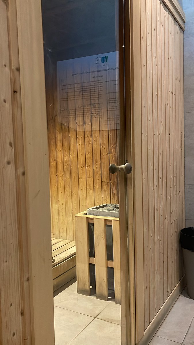 Davidcaro23's tweet photo. Post entreno una sauna… 😍😍 https://t.co/VR1kL9MMEL