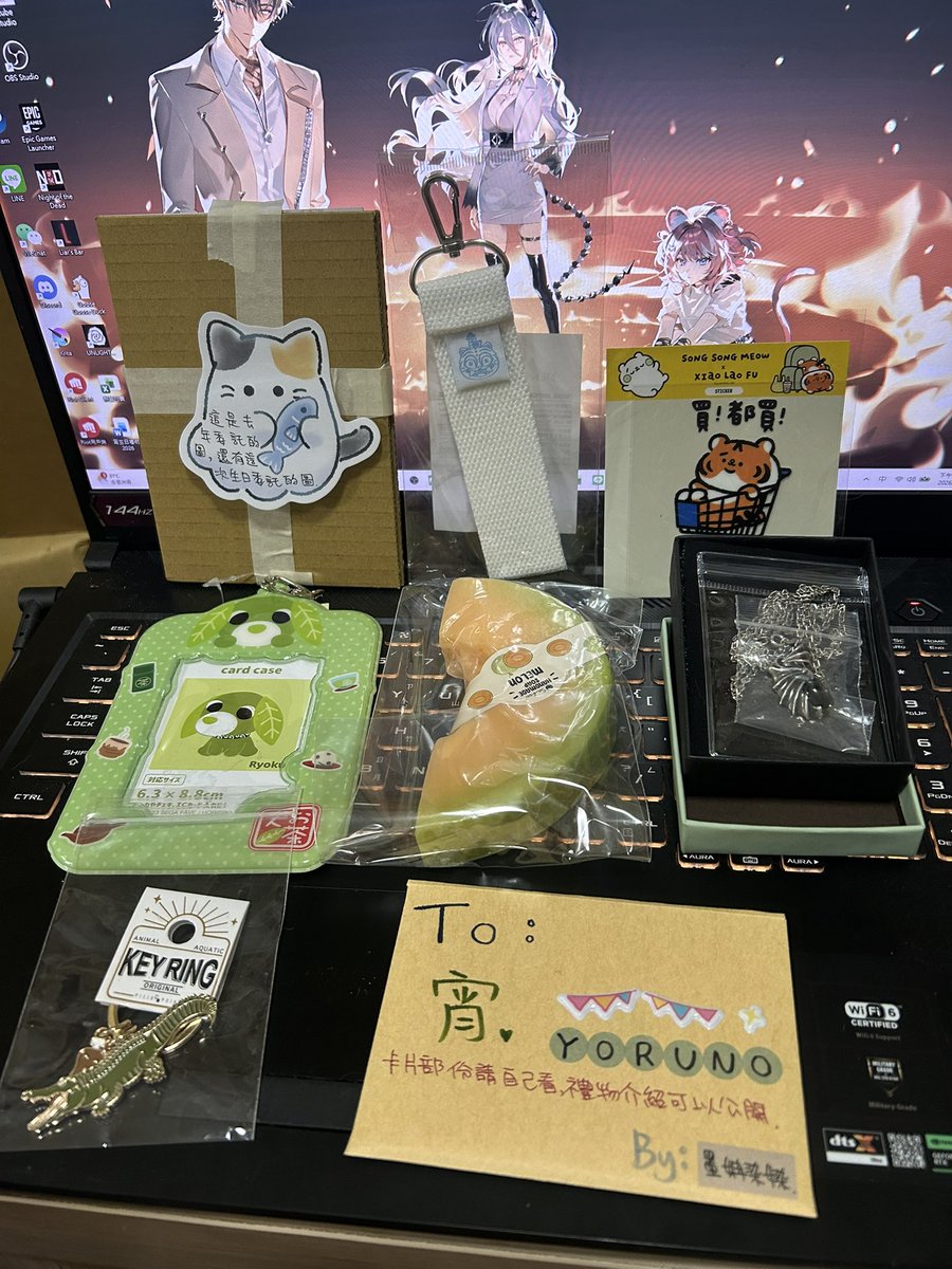 mo_ran_ran_ran's tweet photo. 2026宵的生日禮物大公開！

很開心你喜歡我送的禮物
雖然紙板的部分被漏了🤣
裡面有去年跟今年委圖的圖
但沒關係等你回家整理的時候發現

特別買了個檸檬口味的小蛋糕
幫你小小的慶生一下🎂
平常都是你幫悠魯唱生日快樂歌
這次換我幫你唱啦

#YorunoArt 
#宵dating 
#這要配宵夜 https://t.co/aaM3lPSk9x