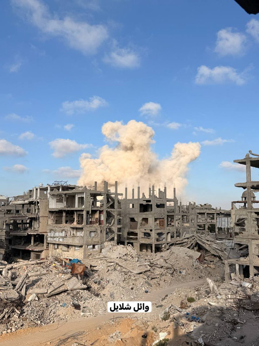 MosabAbuToha's tweet photo. This is Beit Lahia in northern Gaza. Just now, Israel blew up homes and demolished what remained of other buildings across the city, reducing more of it to rubble. https://t.co/P82QNOQryR