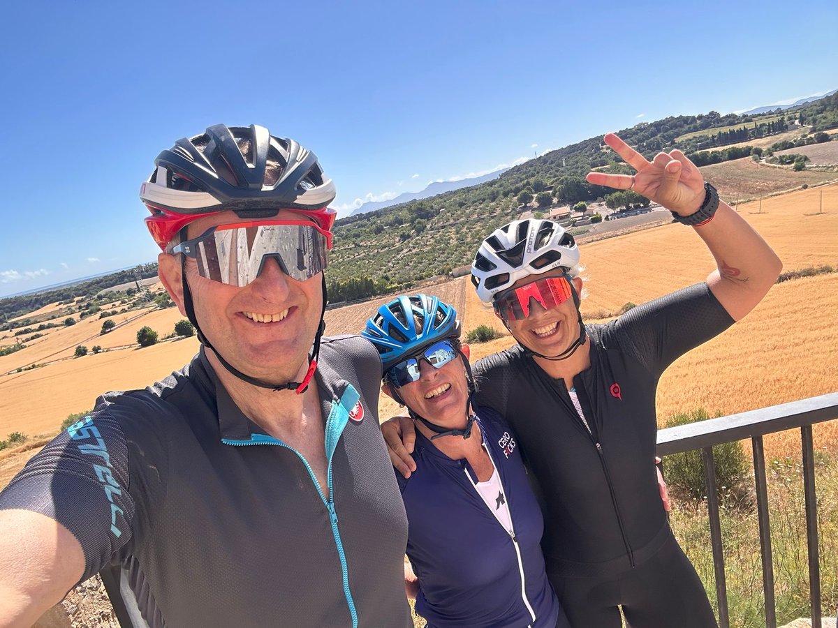 OttilieQ's tweet photo. Cracking morning riding with these two chicos! More of that tomorrow ✌🏽😎 #OQAmigos #cycling #guiding #amigos #Mallorca https://t.co/eAKyvJLb47