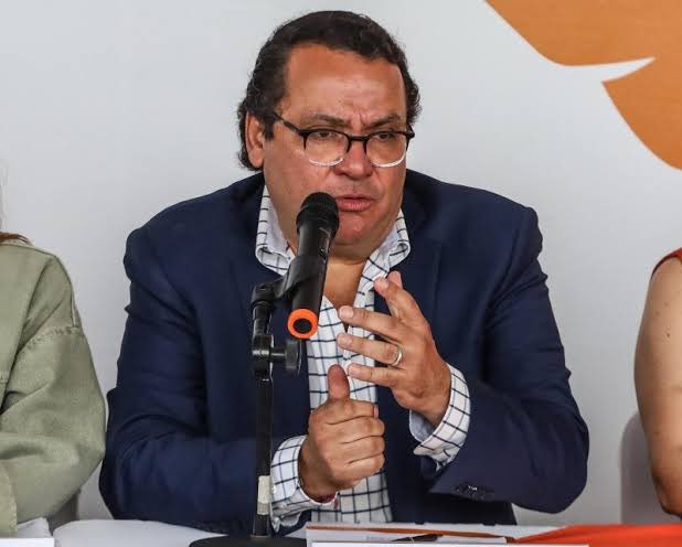 LaVerdadJalisco's tweet photo. Nos cuentan que en CDMX se encontraron abogados de Morena y de MC por el tema #Zapopan para cabildear y acordar que sólo participe mujer, lo interesante y se rieron es que ambos trabajan para que el acuerdo quede firme y para @JLTostadoB seguirá siendo sueño guajiro ser candidato https://t.co/cWIaZQhHp3