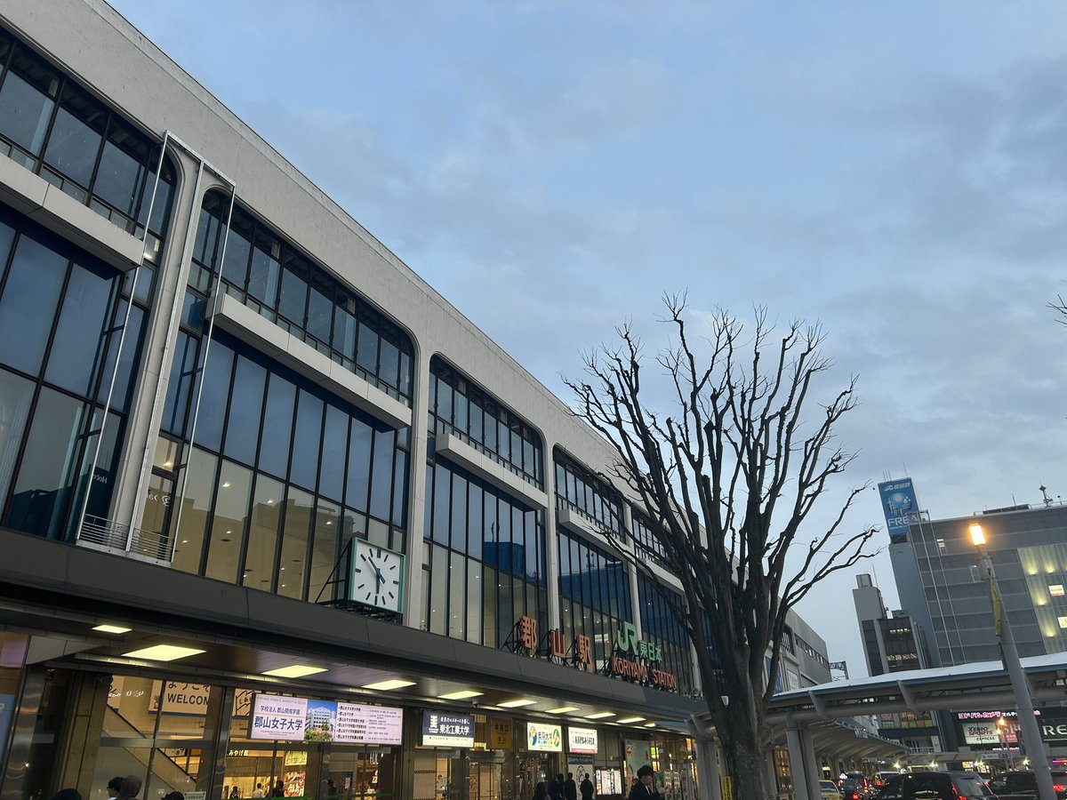 omoituki5a's tweet photo. 郡山駅周辺、賑やかで最高！
あと新幹線ﾊﾔｽｷﾞｨ（新幹線の通過の動画音量注意！） https://t.co/DDjKl4QLvn