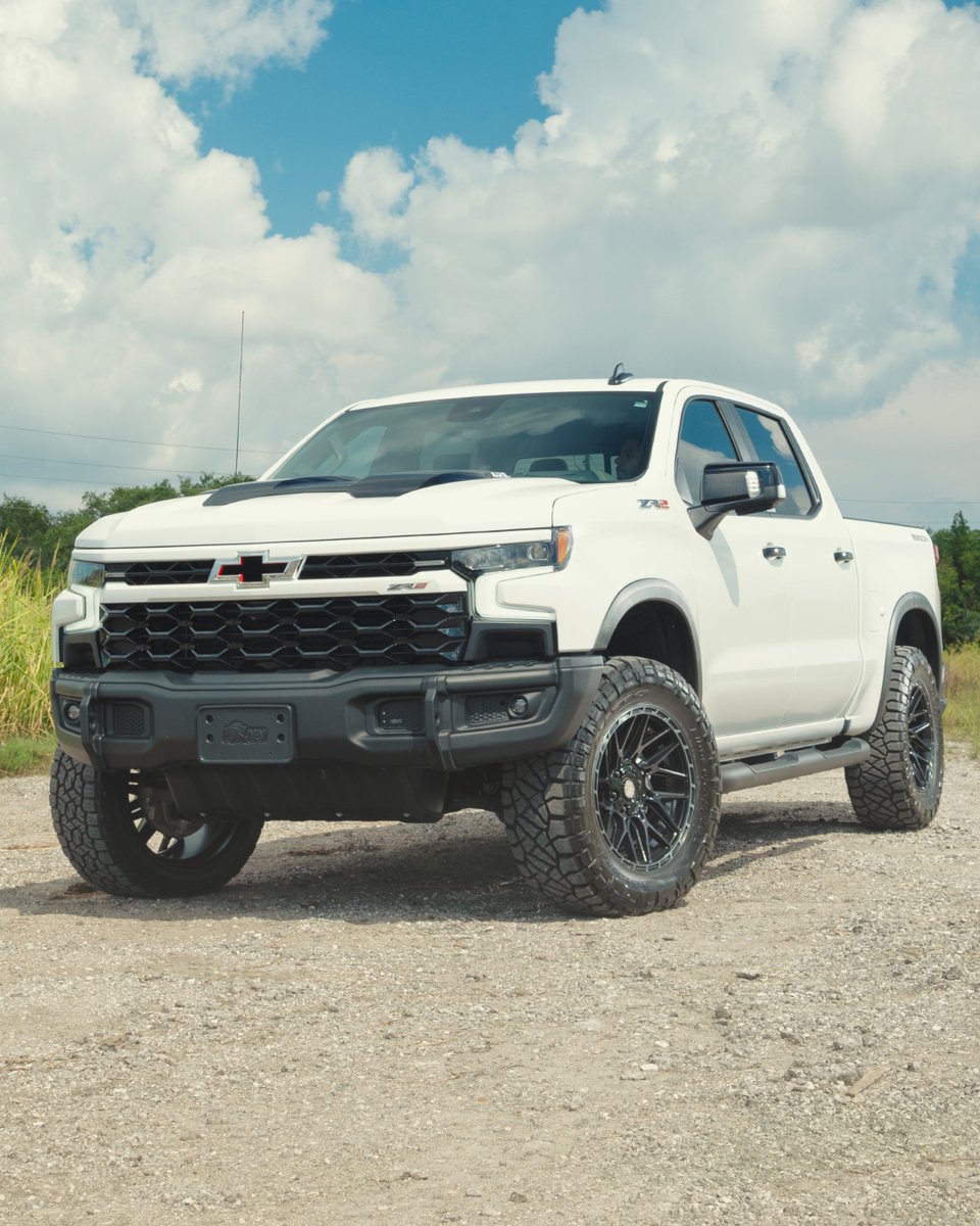 4PlayWheels's tweet photo. Chevy Silverado ZR2 Bison 🦬 on 20x9 4PS28s wrapped in 35x12.5x20 @nittotire 

#4PLAYWheels #ZR2 #Silverado #Bison #ChevyTrucks https://t.co/bfVWoMmbUh