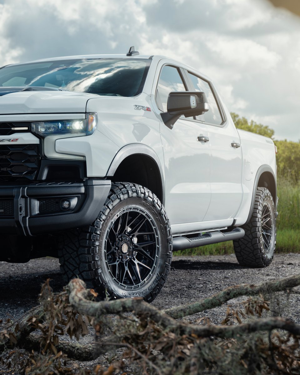 4PlayWheels's tweet photo. Chevy Silverado ZR2 Bison 🦬 on 20x9 4PS28s wrapped in 35x12.5x20 @nittotire 

#4PLAYWheels #ZR2 #Silverado #Bison #ChevyTrucks https://t.co/bfVWoMmbUh