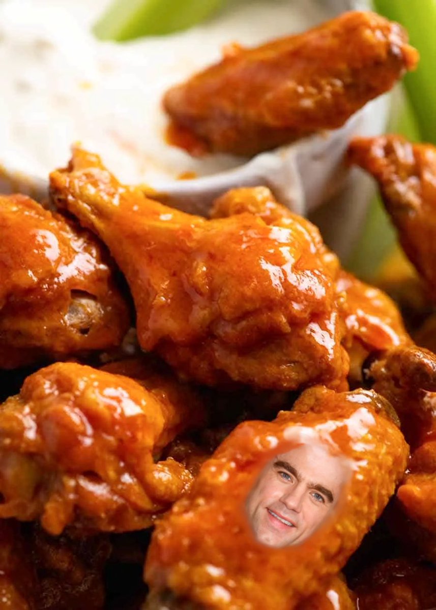 triphosph8's tweet photo. if patrick were a chicken wing would he be a drumstick or a flat https://t.co/k27MWiWXiu