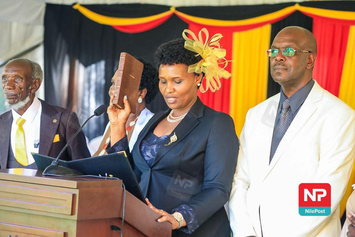 MuhweziAbu99892's tweet photo. Yesterday Hon minister @AkifezaGrace assumed the office of state minister of defence and veterans affairs and promised to look forward to working closely with all stakeholders to deliver on the mandate of this great Ministry. @mkainerugaba @GraceMMutebile @MichealMawanda1 https://t.co/l4uCcRq7dj
