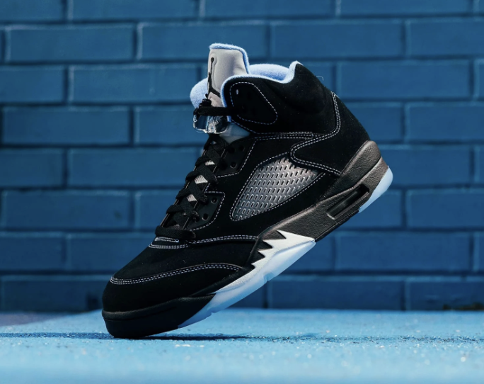 JustFreshKicks's tweet photo. THIS WEEK: Air Jordan 5 “Black/University Blue” 🖤🩵

🗓️ June 20th https://t.co/RnsZ0Ts48k