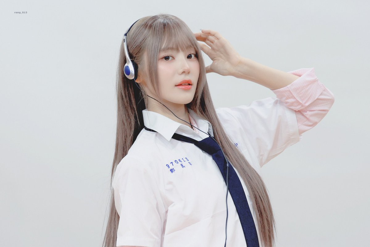 rang_613's tweet photo. 오늘 하루 가장 행복한 사람이길˖ ⊹ ♬˚₊‧

#ARTMS #아르테미스 
#jinsoul #진솔 https://t.co/NjdDghSZHt