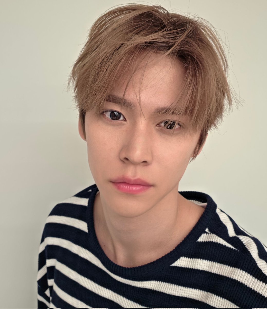 ku_kuu_u's tweet photo. 모두 수염 지운 버전 ! https://t.co/IhuEVB98gX